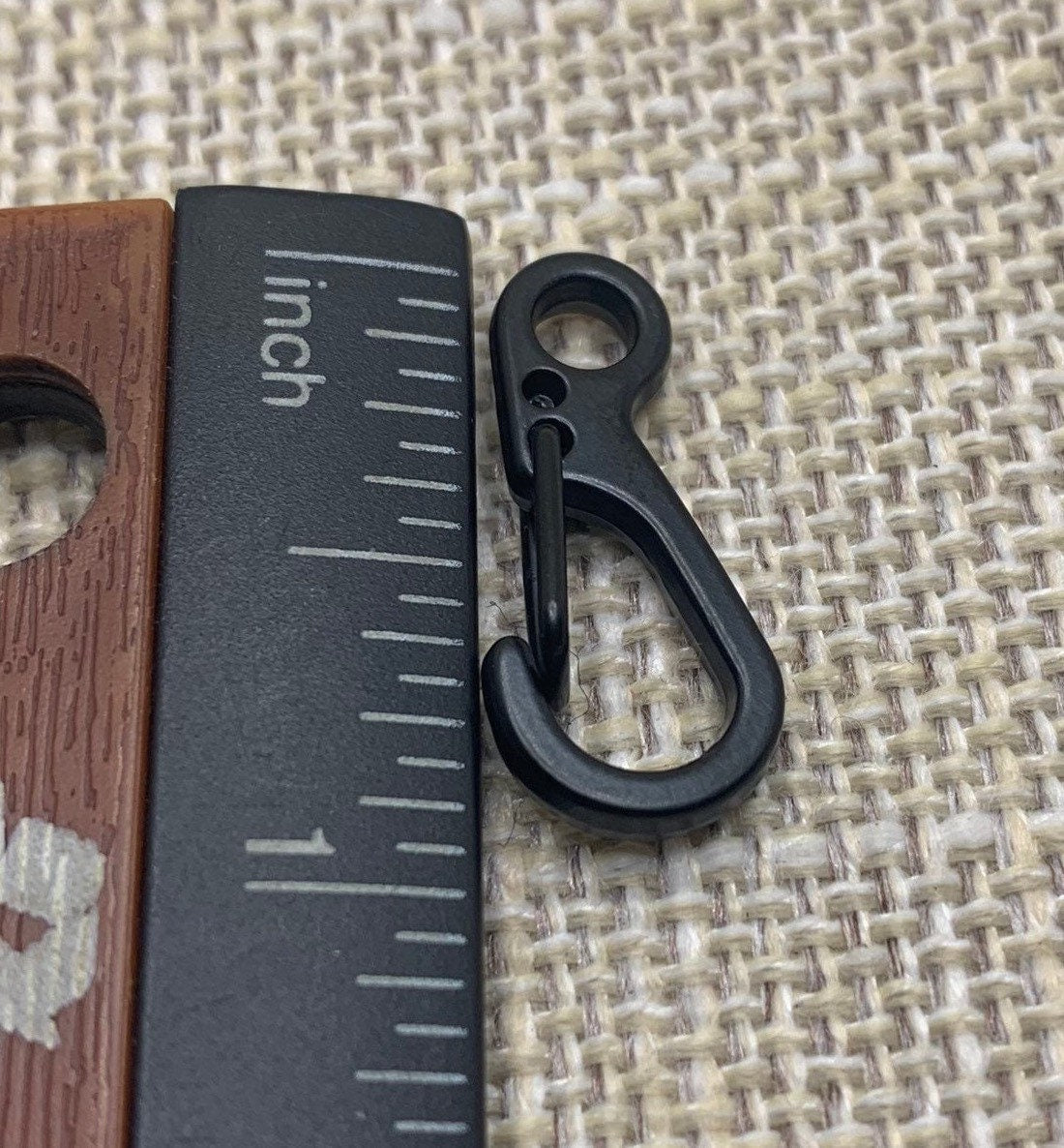 Black Painted Metal Clips, Carabiner Clips, Tassel or Tzit Tzit Clip Up close picture of measurement, just 1" inch