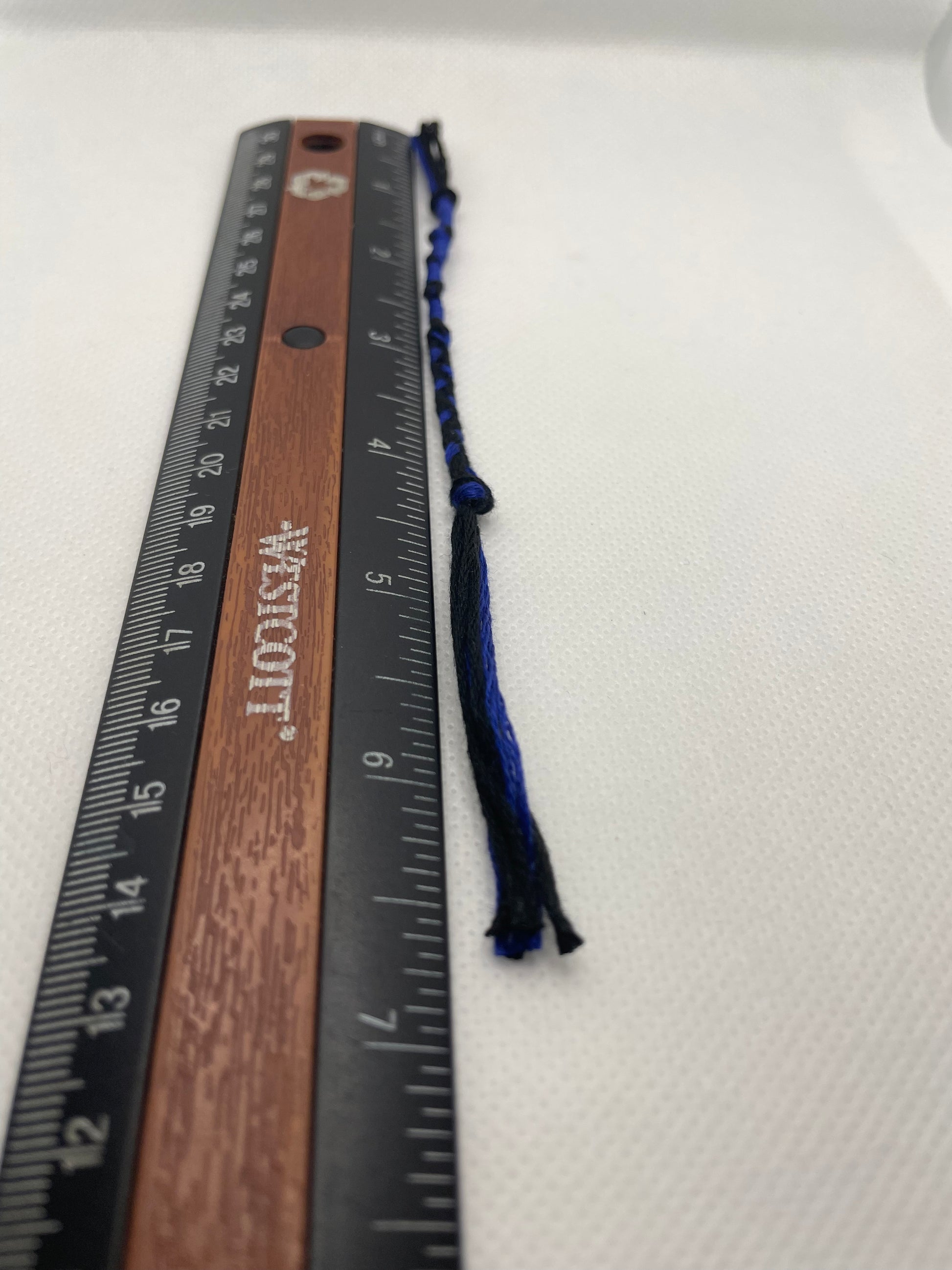 Ruler showing the length of Tzit zit